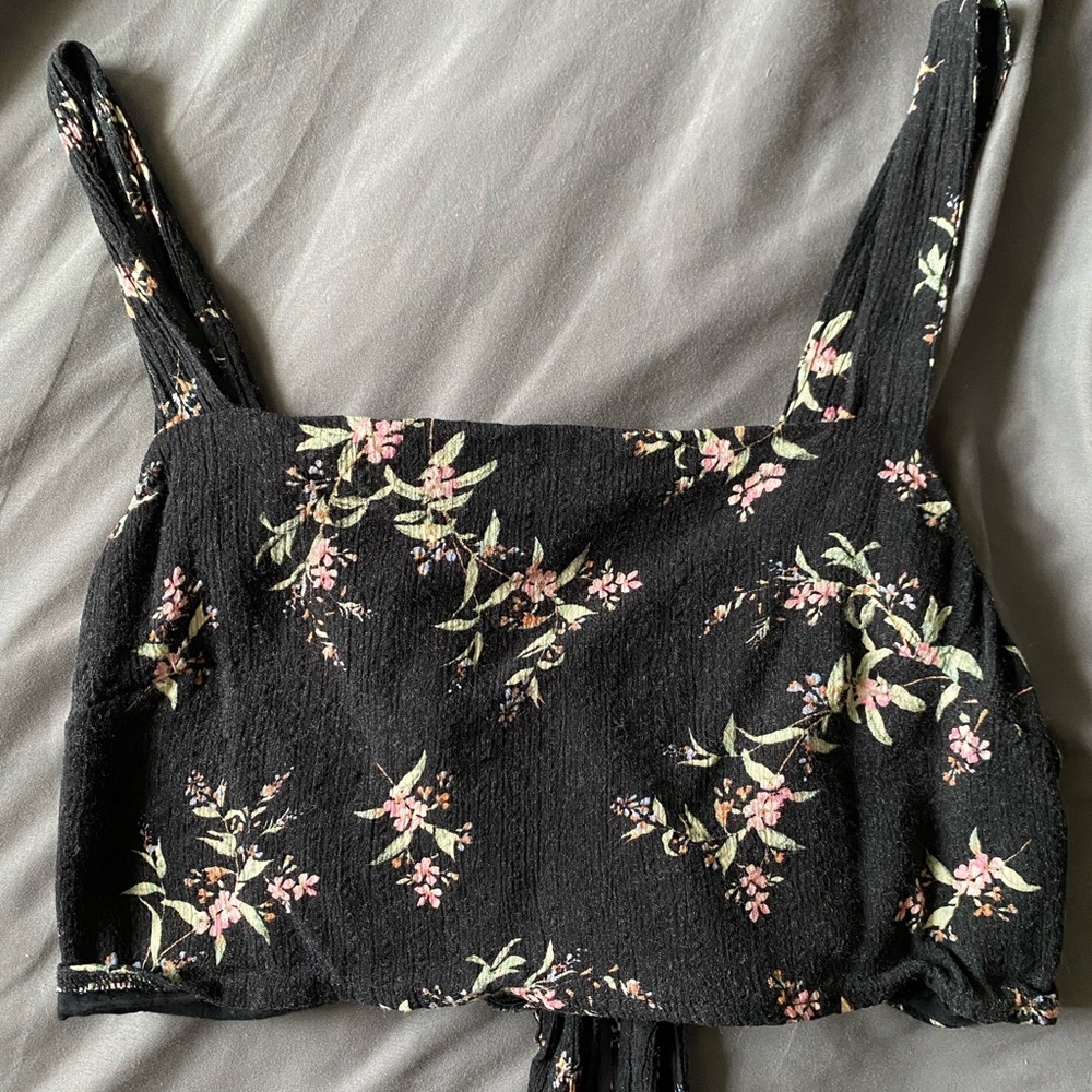 American Eagle cropped tie-back tank